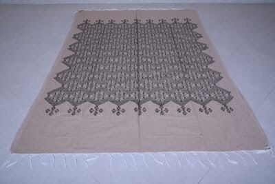 flat woven Moroccan kilim blanket – 6.2 x 9 feet – handwoven in beige and black